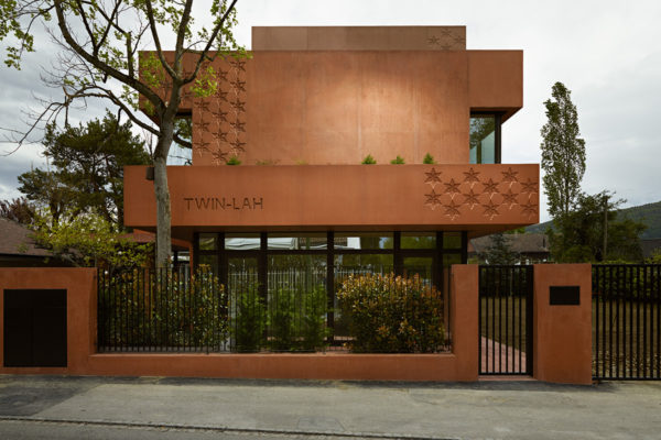 G8A_the_twin-lah_05_Federal-Studio-Régis-Golay